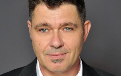 Leuchtturmprojekt: Plusenergie-Haus aus Holz, Stroh und Lehm